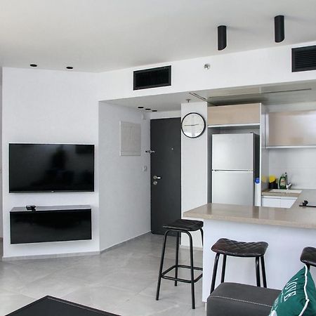 Apartments4You Leonardo 17 บัตยัม ภายนอก รูปภาพ