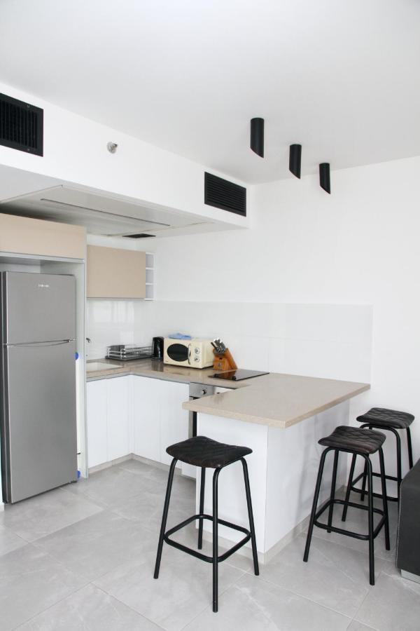 Apartments4You Leonardo 17 บัตยัม ภายนอก รูปภาพ